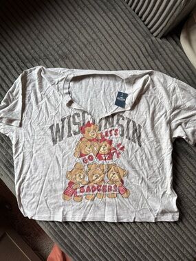 Hollister White Wisconsin Badgers Bear Graphic Tee